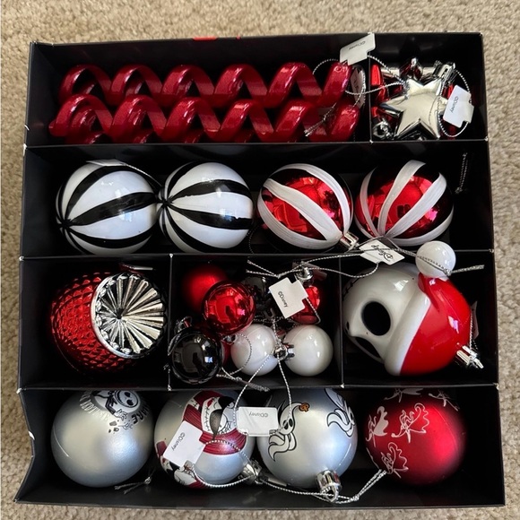 Nightmare Before Christmas Wreath and Train Set - Picture 7 of 8